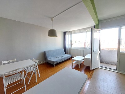 APPARTEMENT T2 A LOUER - ST ETIENNE - 49.75 m2 - 440 € charges comprises par mois
