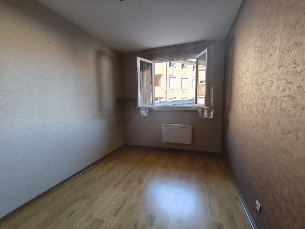 APPARTEMENT T2 A LOUER - ST ETIENNE - 30.94 m2 - 345 &euro; charges comprises par mois