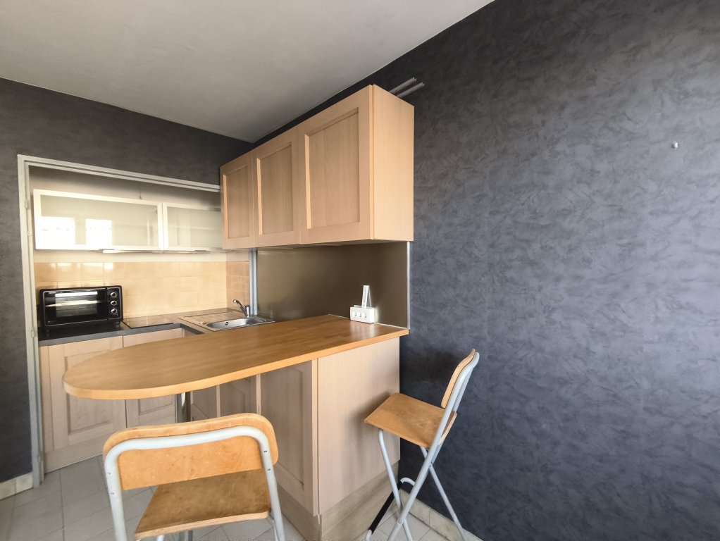 APPARTEMENT T2 A LOUER - ST ETIENNE - 30.94 m2 - 345 &euro; charges comprises par mois