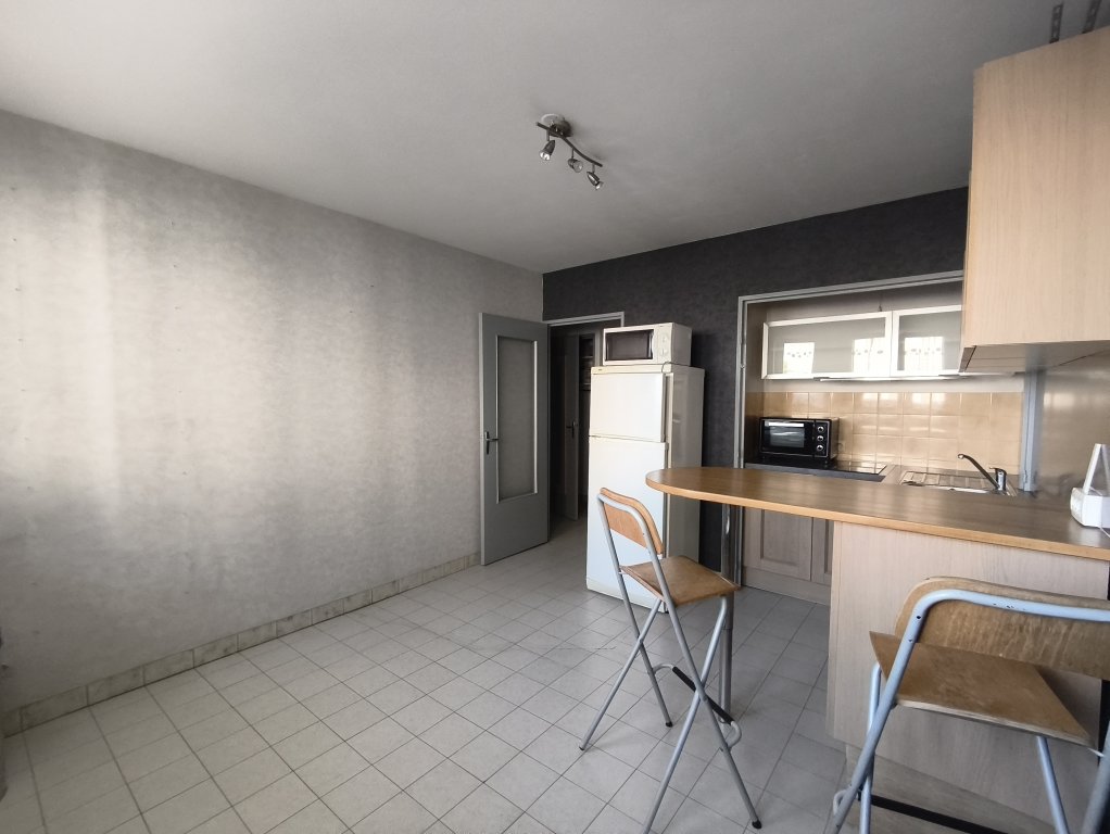 APPARTEMENT T2 A LOUER - ST ETIENNE - 30.94 m2 - 345 &euro; charges comprises par mois