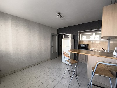 APPARTEMENT T2 A LOUER - ST ETIENNE - 30.94 m2 - 345 € charges comprises par mois