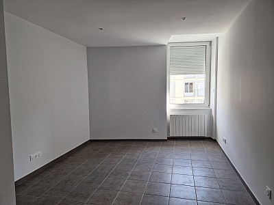 APPARTEMENT T2 A LOUER - ST ETIENNE - 34.21 m2 - 495 € charges comprises par mois