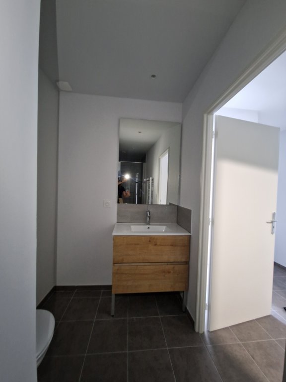 APPARTEMENT T2 A LOUER - ST ETIENNE - 34.21 m2 - 495 &euro; charges comprises par mois