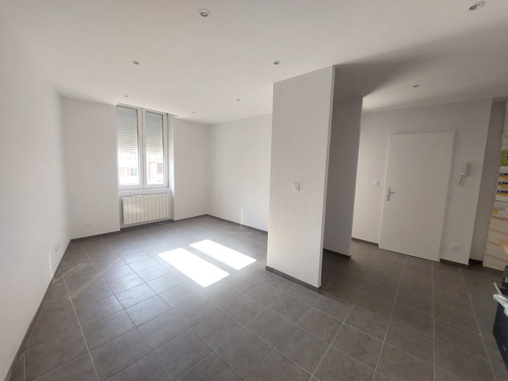 APPARTEMENT T2 A LOUER - ST ETIENNE - 36.3 m2 - 495 &euro; charges comprises par mois