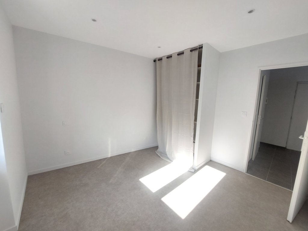 APPARTEMENT T2 A LOUER - ST ETIENNE - 36.3 m2 - 495 &euro; charges comprises par mois