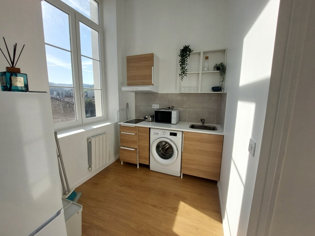 APPARTEMENT T2 A LOUER - ST ETIENNE - 31.35 m2 - 490 &euro; charges comprises par mois