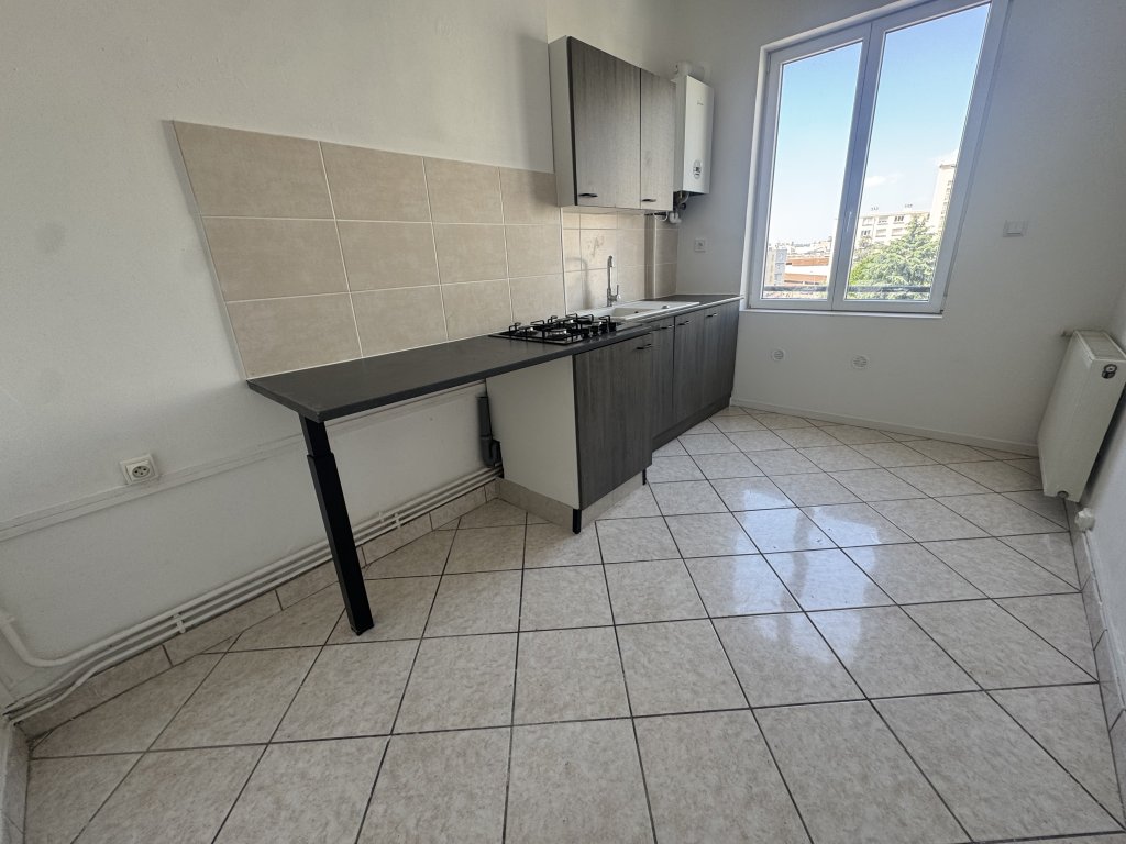 APPARTEMENT T2 A LOUER - ST ETIENNE - 47.24 m2 - 500 &euro; charges comprises par mois
