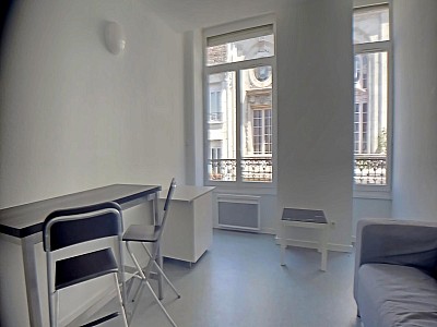 APPARTEMENT T2 A LOUER - ST ETIENNE - 29.48 m2 - 430 € charges comprises par mois