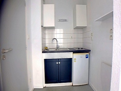 APPARTEMENT T2 A LOUER - ST ETIENNE - 29.48 m2 - 430 € charges comprises par mois
