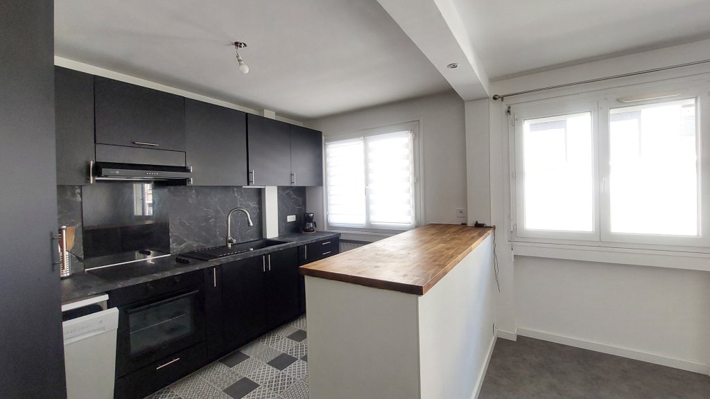 APPARTEMENT T2 A LOUER - ST ETIENNE - 48.01 m2 - 660 &euro; charges comprises par mois