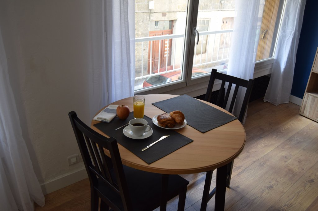 APPARTEMENT T2 A LOUER - ST ETIENNE - 50.59 m2 - 680 &euro; charges comprises par mois