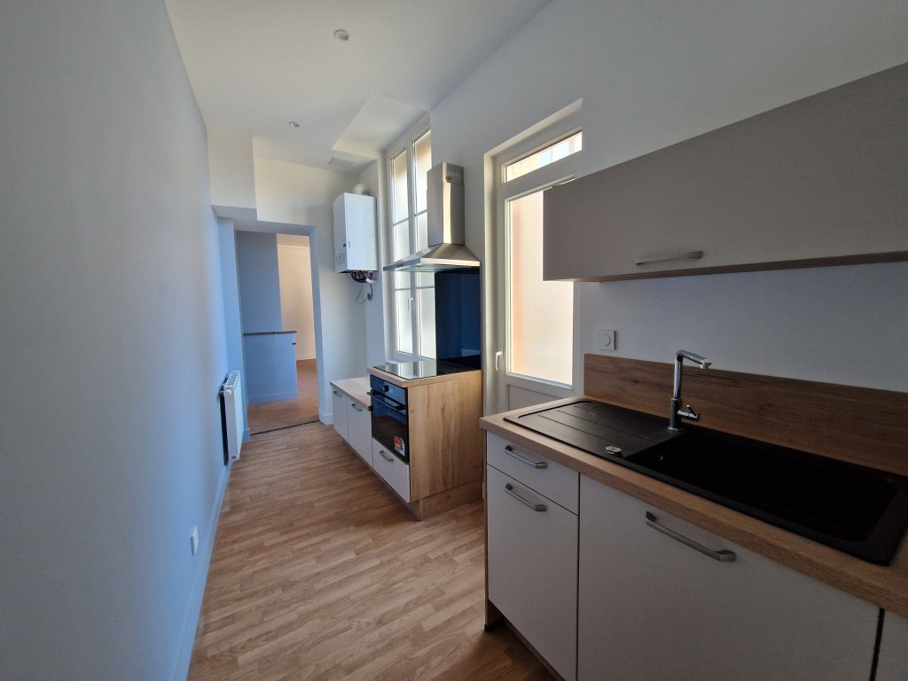 APPARTEMENT T2 A LOUER - ST ETIENNE - 48.37 m2 - 490 &euro; charges comprises par mois