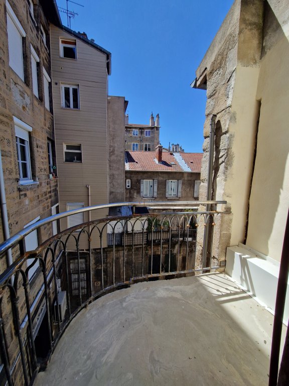APPARTEMENT T2 A LOUER - ST ETIENNE - 48.37 m2 - 490 &euro; charges comprises par mois