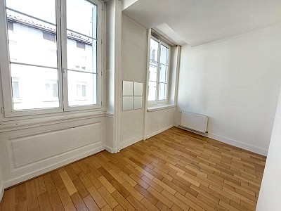 APPARTEMENT T2 A LOUER - ST ETIENNE - 39.36 m2 - 415 € charges comprises par mois