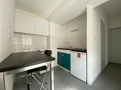 APPARTEMENT T2 A LOUER - ST ETIENNE - 31 m2 - 415 € charges comprises par mois