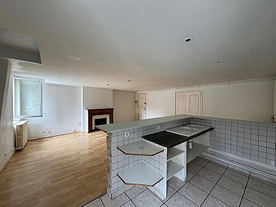 APPARTEMENT T2 A LOUER - ST ETIENNE - 52.8 m2 - 455 € charges comprises par mois