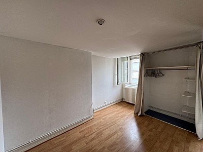 APPARTEMENT T2 A LOUER - ST ETIENNE - 52.8 m2 - 455 € charges comprises par mois