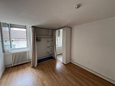 APPARTEMENT T2 A LOUER - ST ETIENNE - 52.8 m2 - 455 € charges comprises par mois