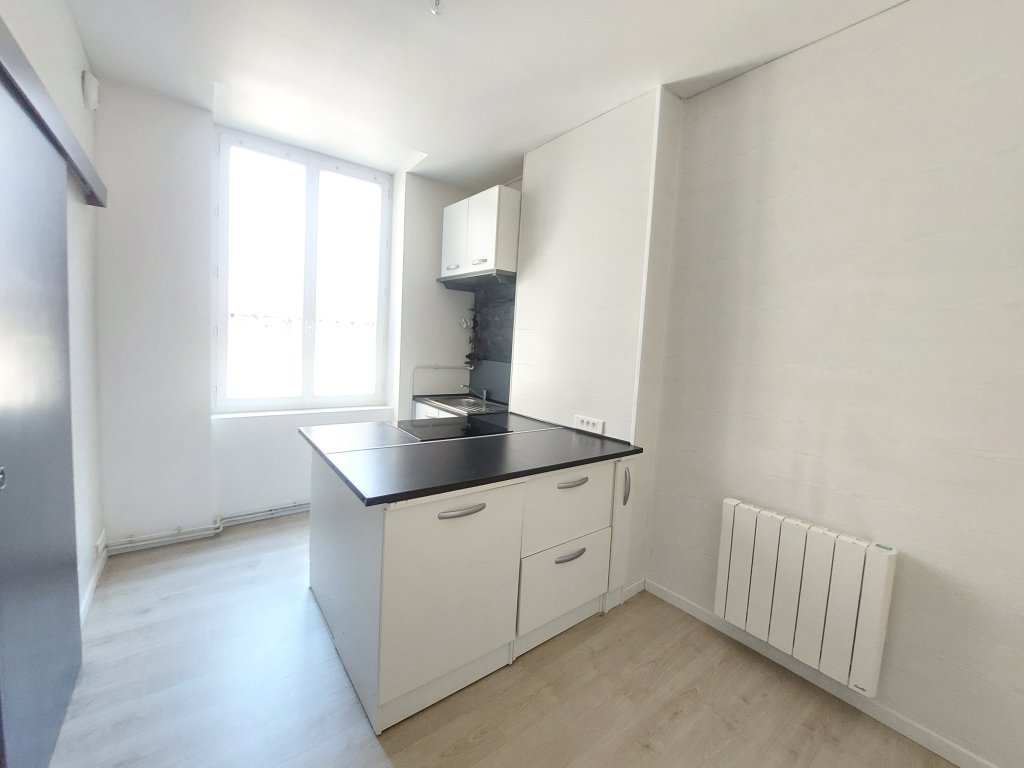 APPARTEMENT T2 A LOUER - ST ETIENNE - 49.45 m2 - 455 &euro; charges comprises par mois