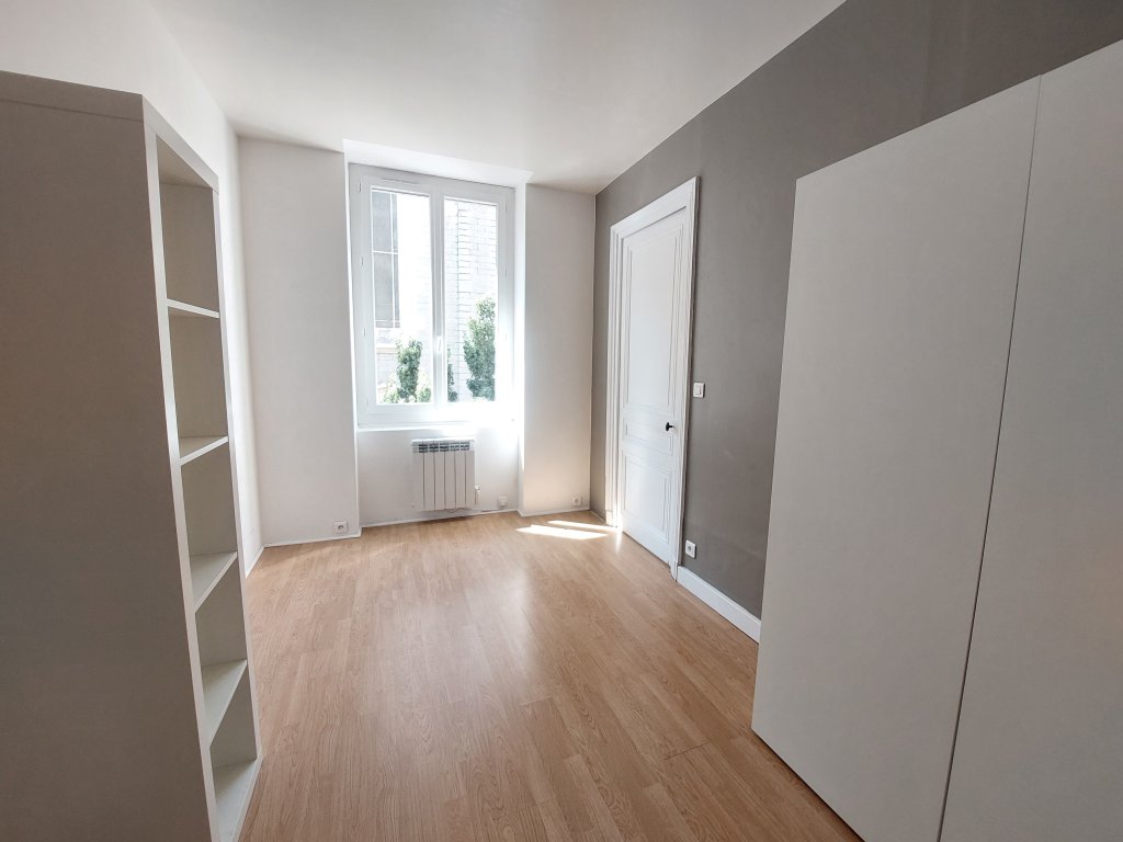 APPARTEMENT T2 A LOUER - ST ETIENNE - 49.45 m2 - 455 &euro; charges comprises par mois