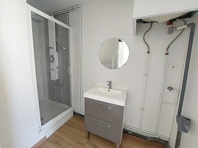 APPARTEMENT T2 A LOUER - ST ETIENNE - 49.45 m2 - 455 € charges comprises par mois