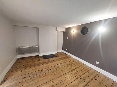APPARTEMENT T2 A LOUER - ST ETIENNE - 49 m2 - 440 € charges comprises par mois