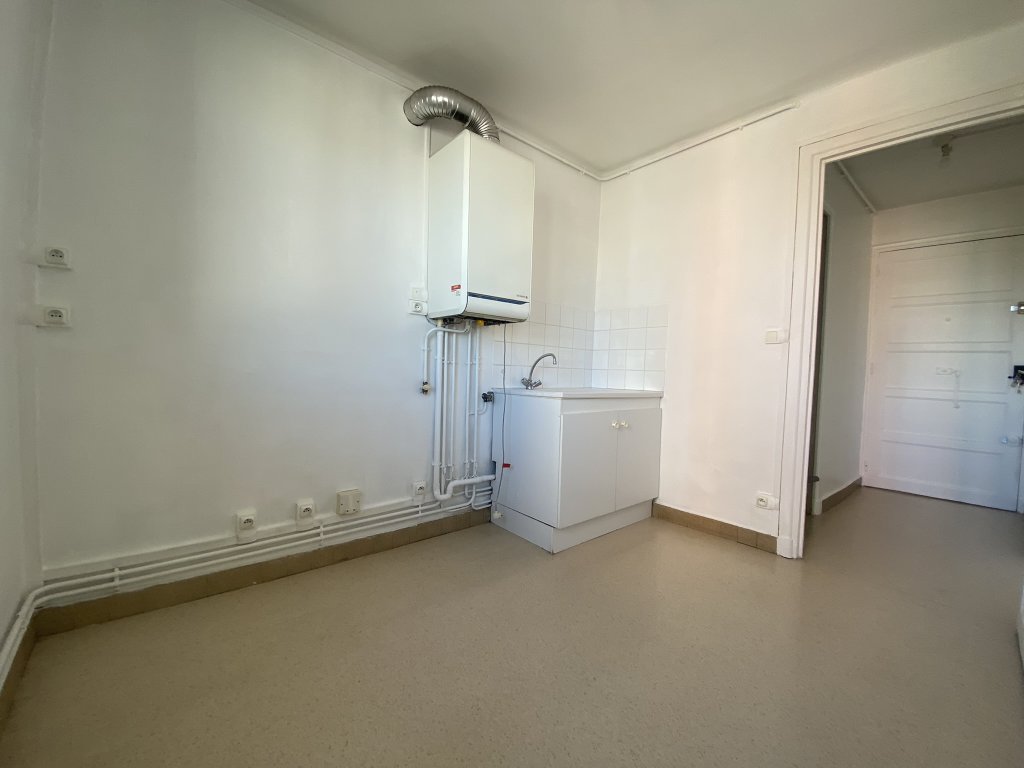 APPARTEMENT T2 A LOUER - ST ETIENNE - 36.57 m2 - 384 &euro; charges comprises par mois