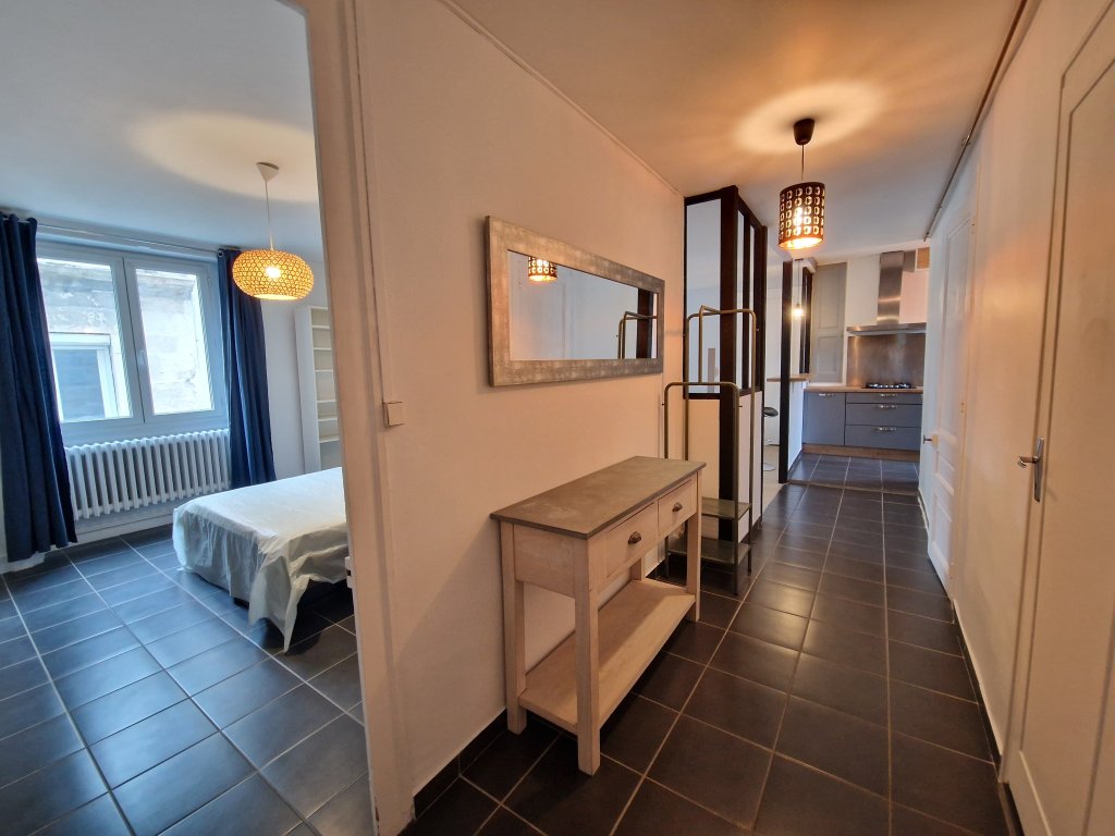 APPARTEMENT T2 A LOUER - ST ETIENNE - 61.98 m2 - 600 &euro; charges comprises par mois