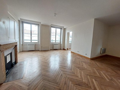 APPARTEMENT T2 A LOUER - ST ETIENNE - 65 m2 - 560 € charges comprises par mois