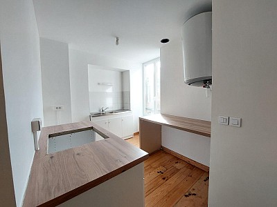 APPARTEMENT T2 A LOUER - ST ETIENNE - 65 m2 - 560 € charges comprises par mois