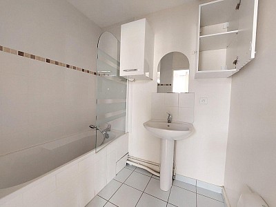 APPARTEMENT T2 A LOUER - ST ETIENNE - 65 m2 - 560 € charges comprises par mois