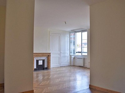 APPARTEMENT T2 A LOUER - ST ETIENNE - 65 m2 - 560 € charges comprises par mois