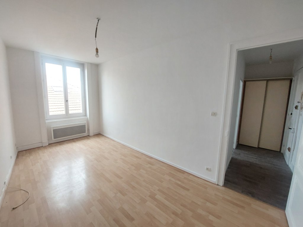 APPARTEMENT T2 A LOUER - ST ETIENNE - 32.38 m2 - 290 &euro; charges comprises par mois