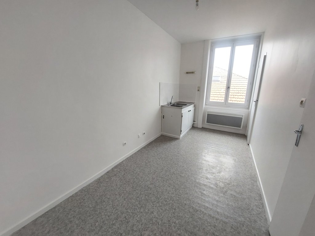 APPARTEMENT T2 A LOUER - ST ETIENNE - 32.38 m2 - 290 &euro; charges comprises par mois
