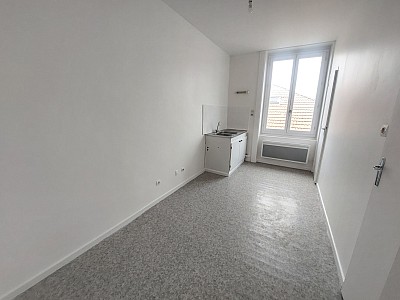APPARTEMENT T2 A LOUER - ST ETIENNE - 32.38 m2 - 290 € charges comprises par mois