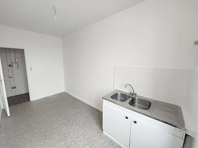 APPARTEMENT T2 A LOUER - ST ETIENNE - 32.38 m2 - 290 € charges comprises par mois
