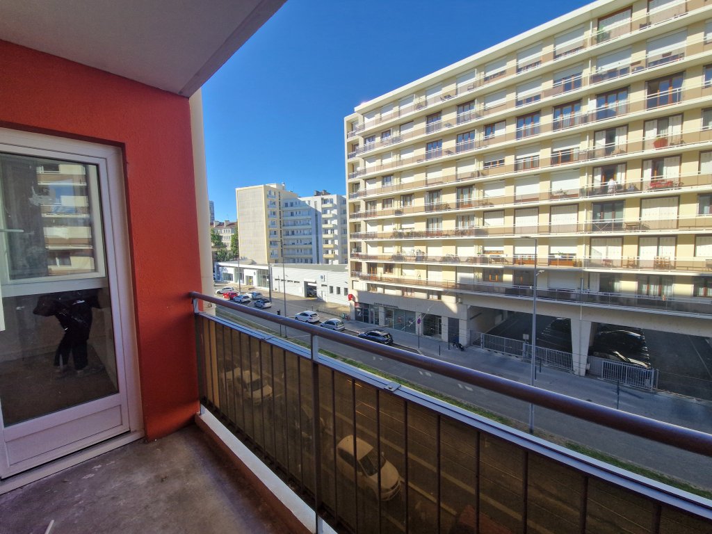 APPARTEMENT T2 A LOUER - ST ETIENNE - 40.37 m2 - 560 &euro; charges comprises par mois