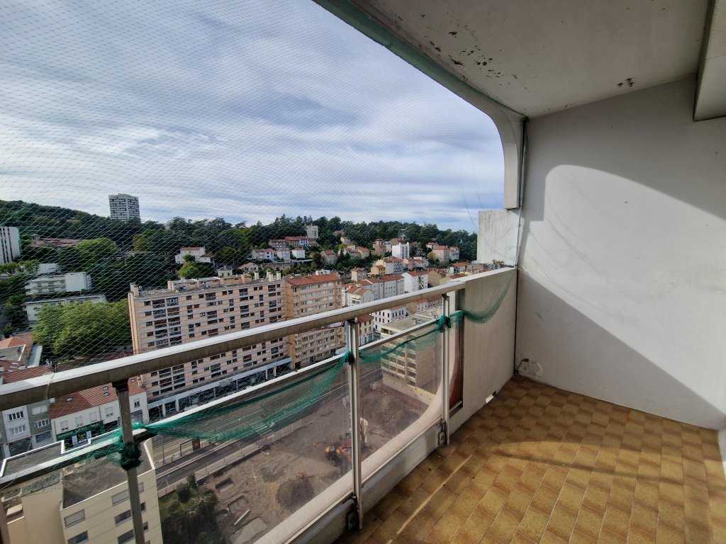 APPARTEMENT T2 A LOUER - ST ETIENNE - 57.68 m2 - 590 &euro; charges comprises par mois