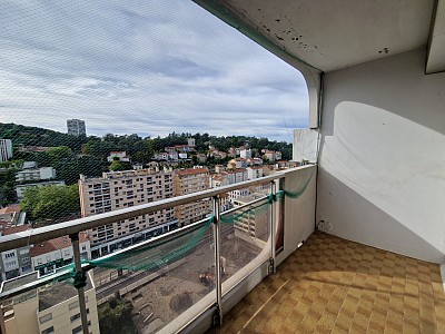 APPARTEMENT T2 A LOUER - ST ETIENNE - 57.68 m2 - 590 € charges comprises par mois