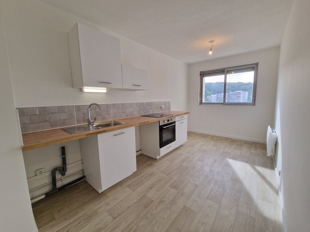 APPARTEMENT T2 A LOUER - ST ETIENNE - 57.68 m2 - 590 &euro; charges comprises par mois
