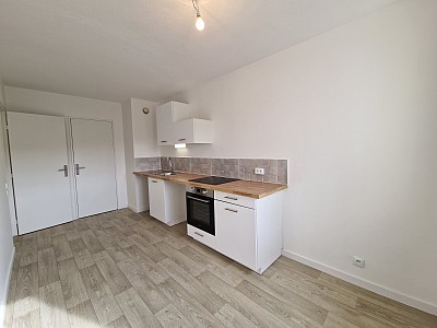 APPARTEMENT T2 A LOUER - ST ETIENNE - 57.68 m2 - 590 € charges comprises par mois