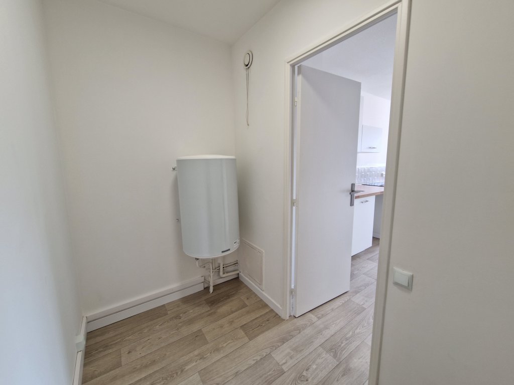 APPARTEMENT T2 A LOUER - ST ETIENNE - 57.68 m2 - 590 &euro; charges comprises par mois