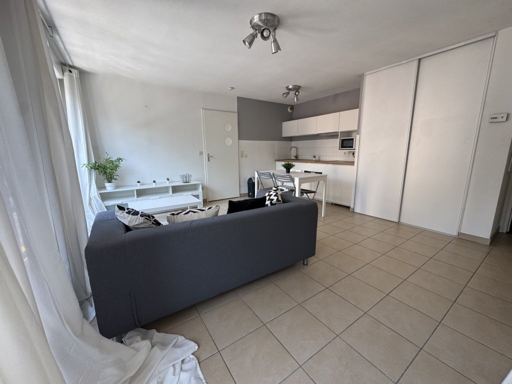 APPARTEMENT T2 A LOUER - ST ETIENNE - 43.04 m2 - 515 &euro; charges comprises par mois