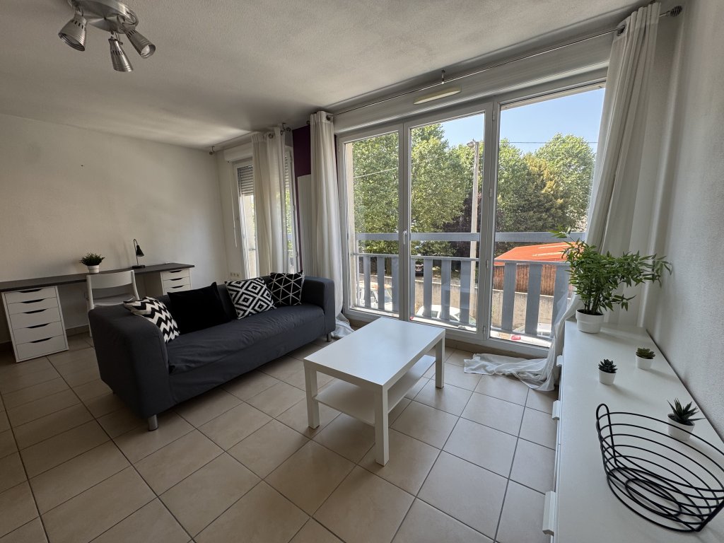 APPARTEMENT T2 A LOUER - ST ETIENNE - 43.04 m2 - 515 &euro; charges comprises par mois