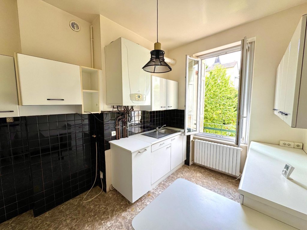 APPARTEMENT T2 A LOUER - ST ETIENNE - 53.85 m2 - 490 &euro; charges comprises par mois