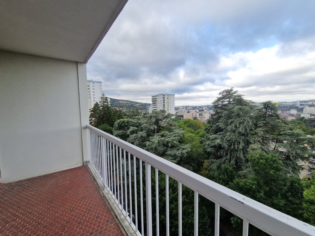 APPARTEMENT T2 A LOUER - ST ETIENNE Le Portail Rouge - 49.39 m2 - 550 &euro; charges comprises par mois