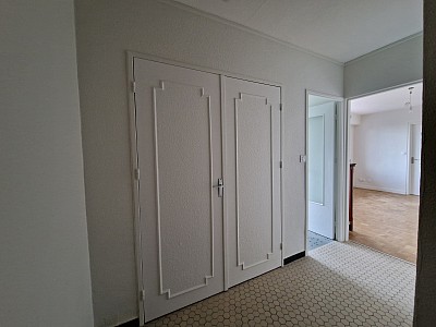 APPARTEMENT T2 A LOUER - ST ETIENNE Le Portail Rouge - 49.39 m2 - 550 € charges comprises par mois