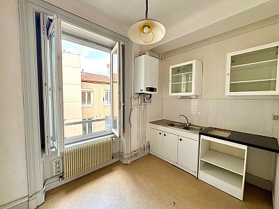 APPARTEMENT T2 A LOUER - ST ETIENNE - 39.06 m2 - 375 € charges comprises par mois