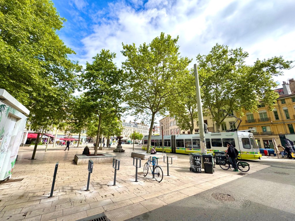 APPARTEMENT T2 A LOUER - ST ETIENNE - 39.06 m2 - 375 &euro; charges comprises par mois