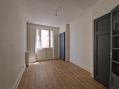 APPARTEMENT T2 A LOUER - ST ETIENNE - 51.52 m2 - 590 € charges comprises par mois